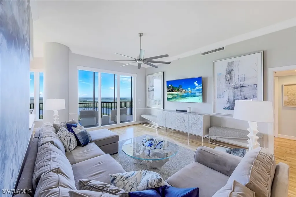 1060 Borghese Lane Naples FL 34114