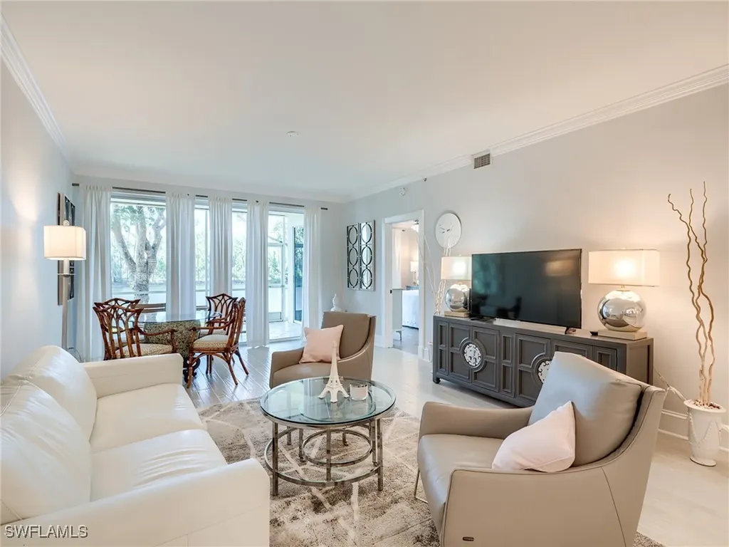 1016 Manor Lake Drive Naples FL 34110