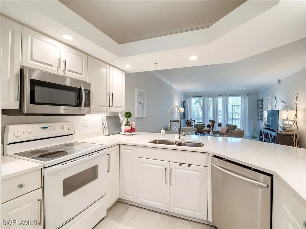 1016 Manor Lake Drive Naples FL 34110