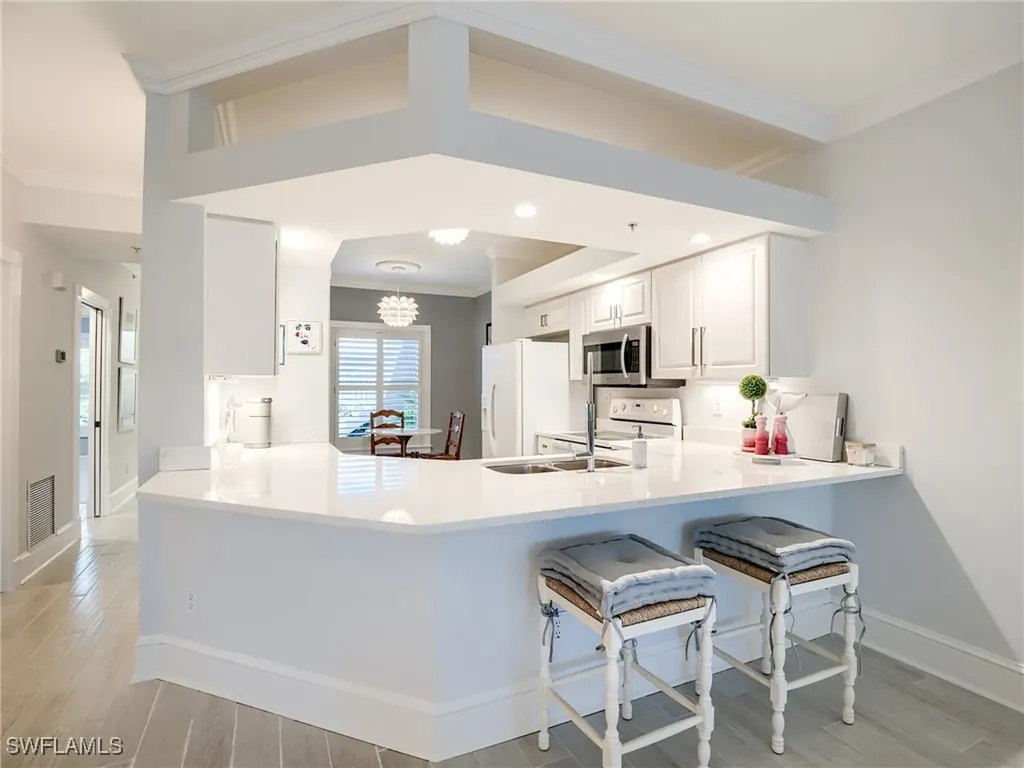 1016 Manor Lake Drive Naples FL 34110