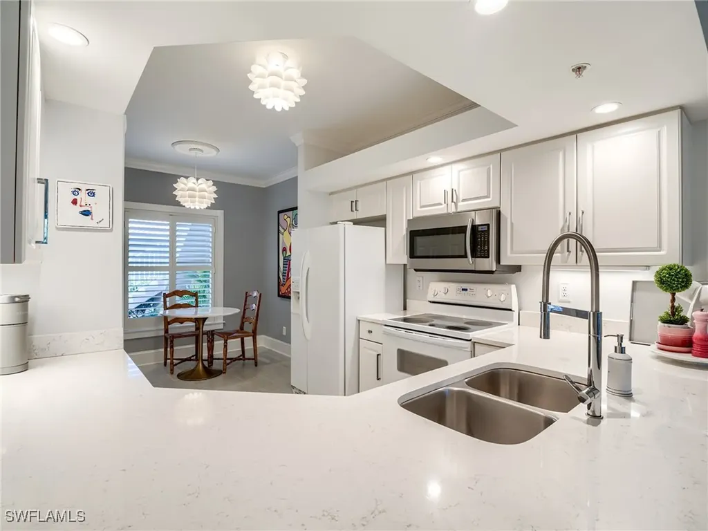 1016 Manor Lake Drive Naples FL 34110