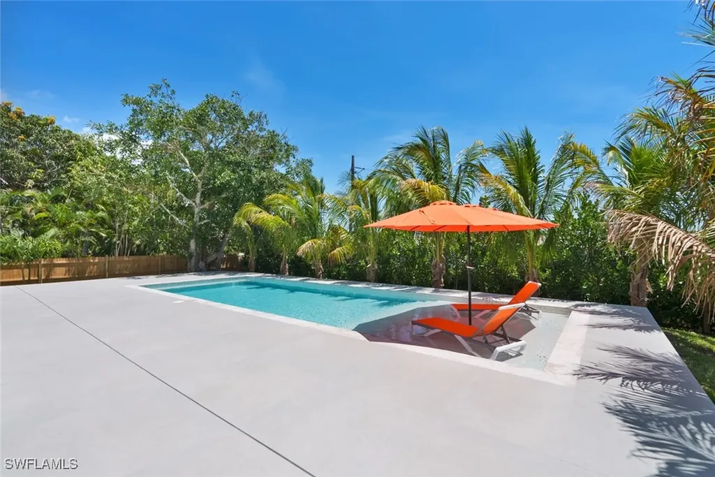 1135 Bluebird Avenue Marco Island FL 34145