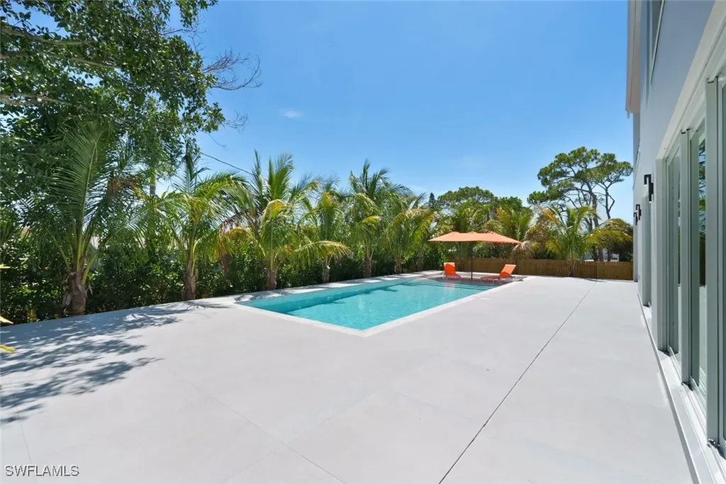 1135 Bluebird Avenue Marco Island FL 34145