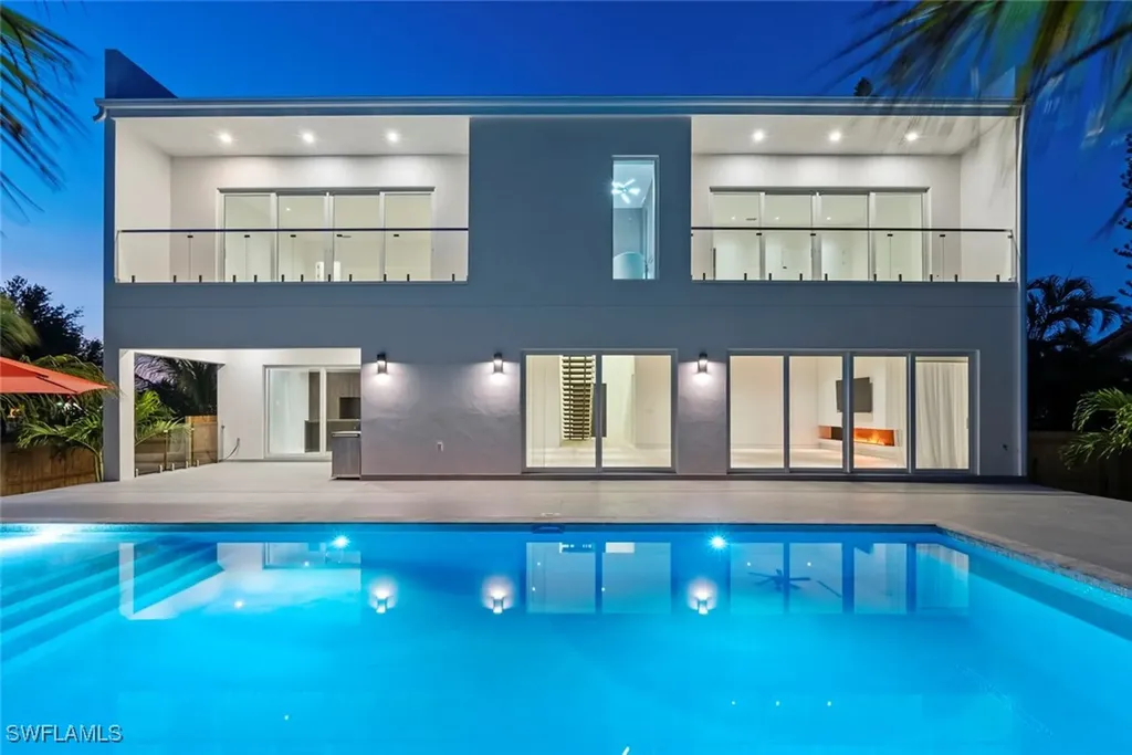 1135 Bluebird Avenue Marco Island FL 34145
