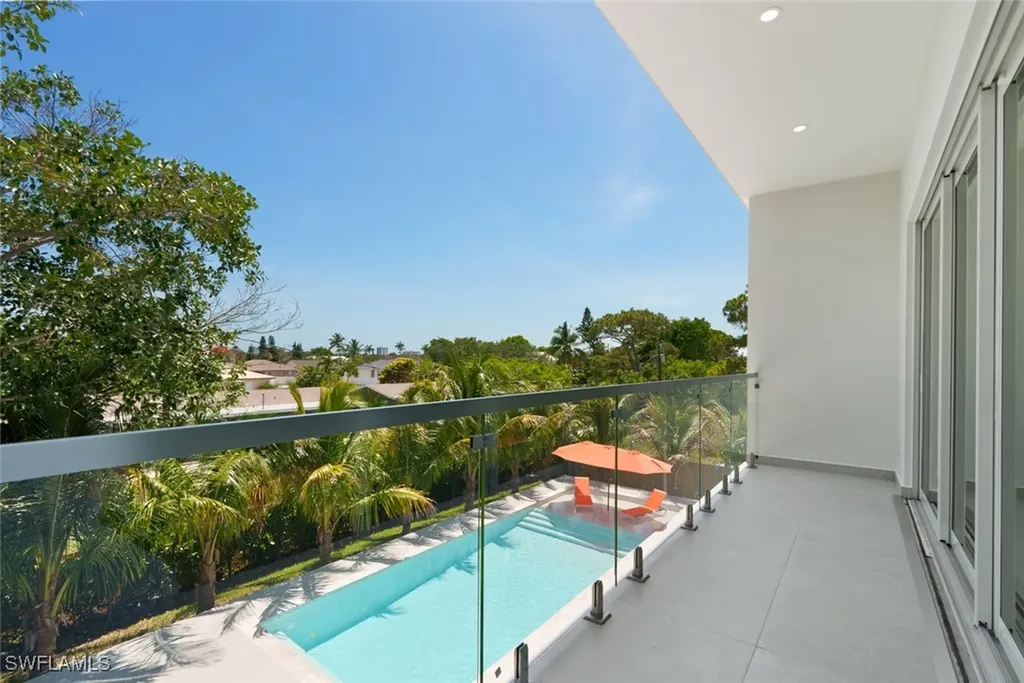 1135 Bluebird Avenue Marco Island FL 34145