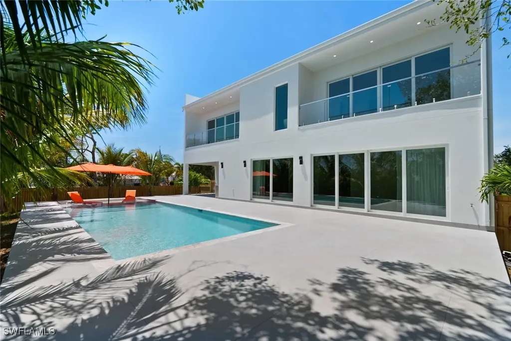 1135 Bluebird Avenue Marco Island FL 34145