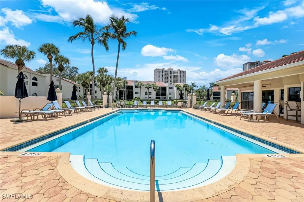 6510 Valen Way Naples FL 34108