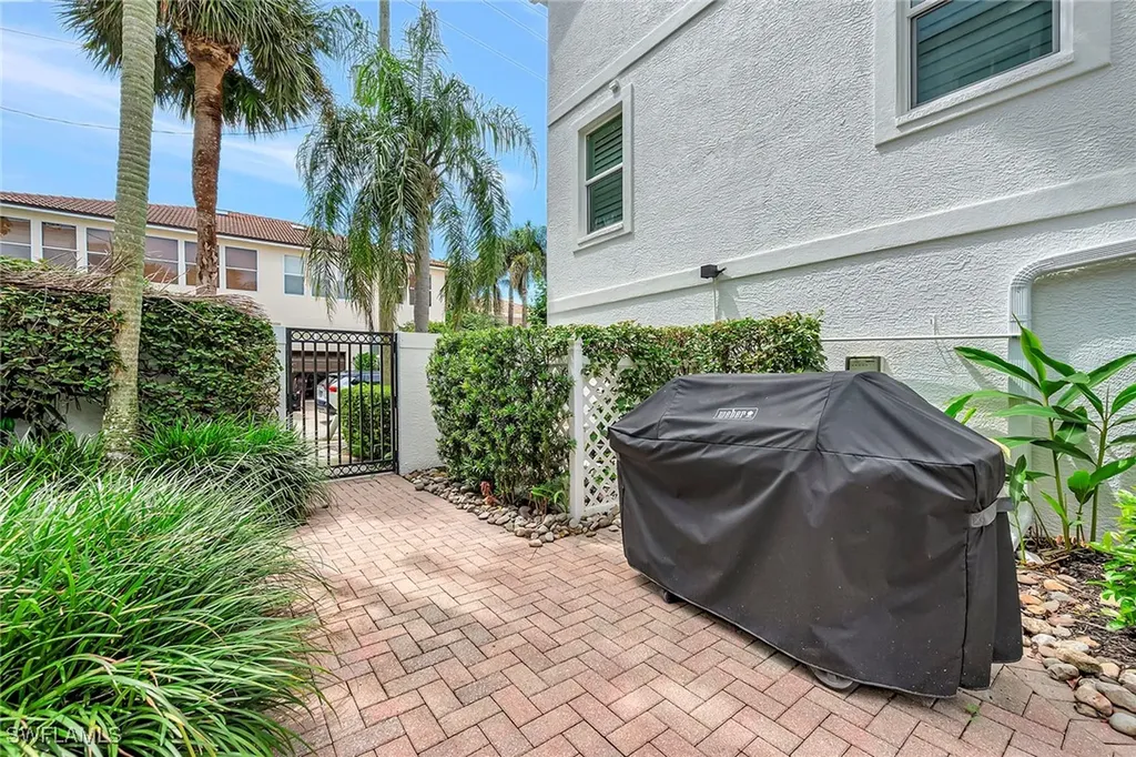 1004 5th Street S Naples FL 34102