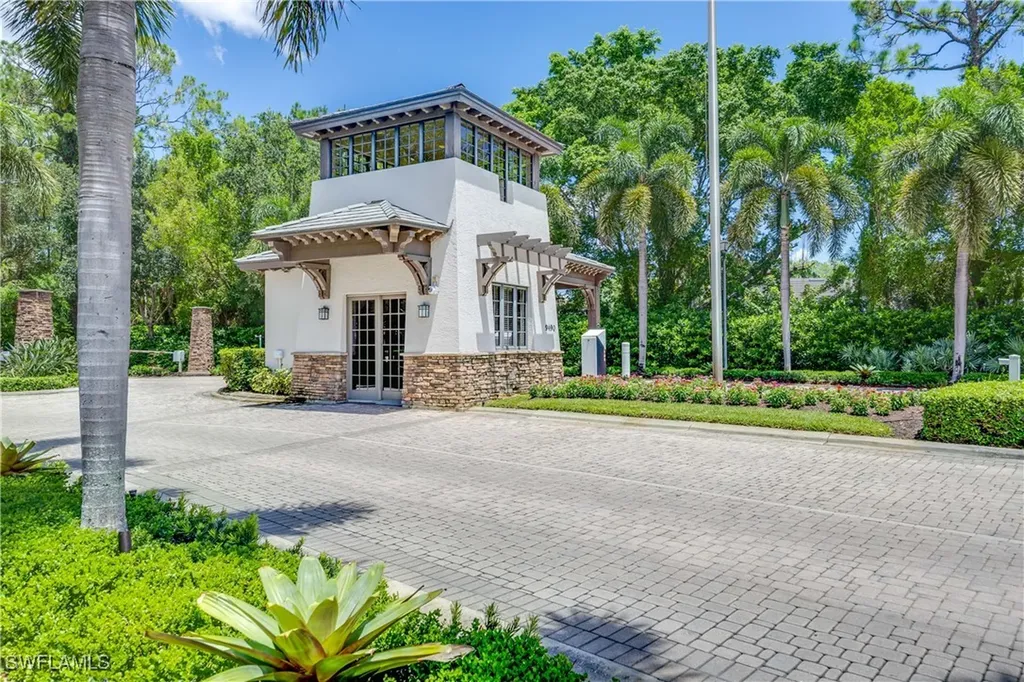 3745 Fieldstone Boulevard Naples FL 34109