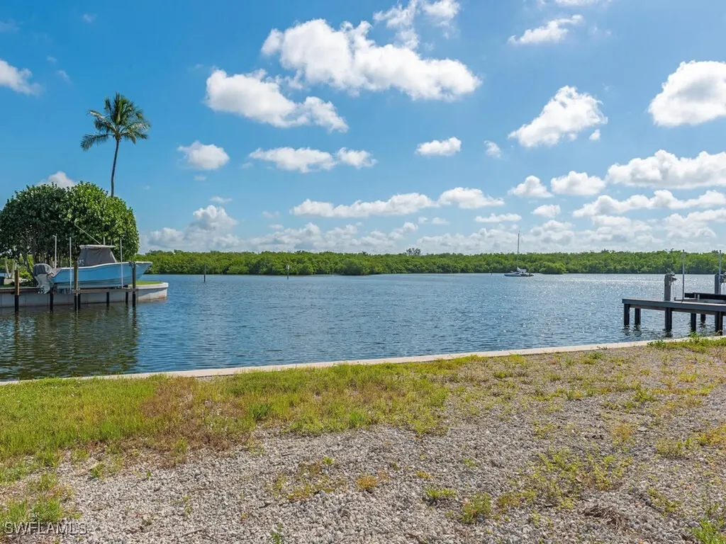 2375 Tarpon Road Naples FL 34102