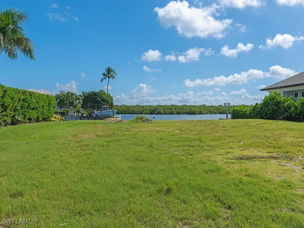 2375 Tarpon Road Naples FL 34102