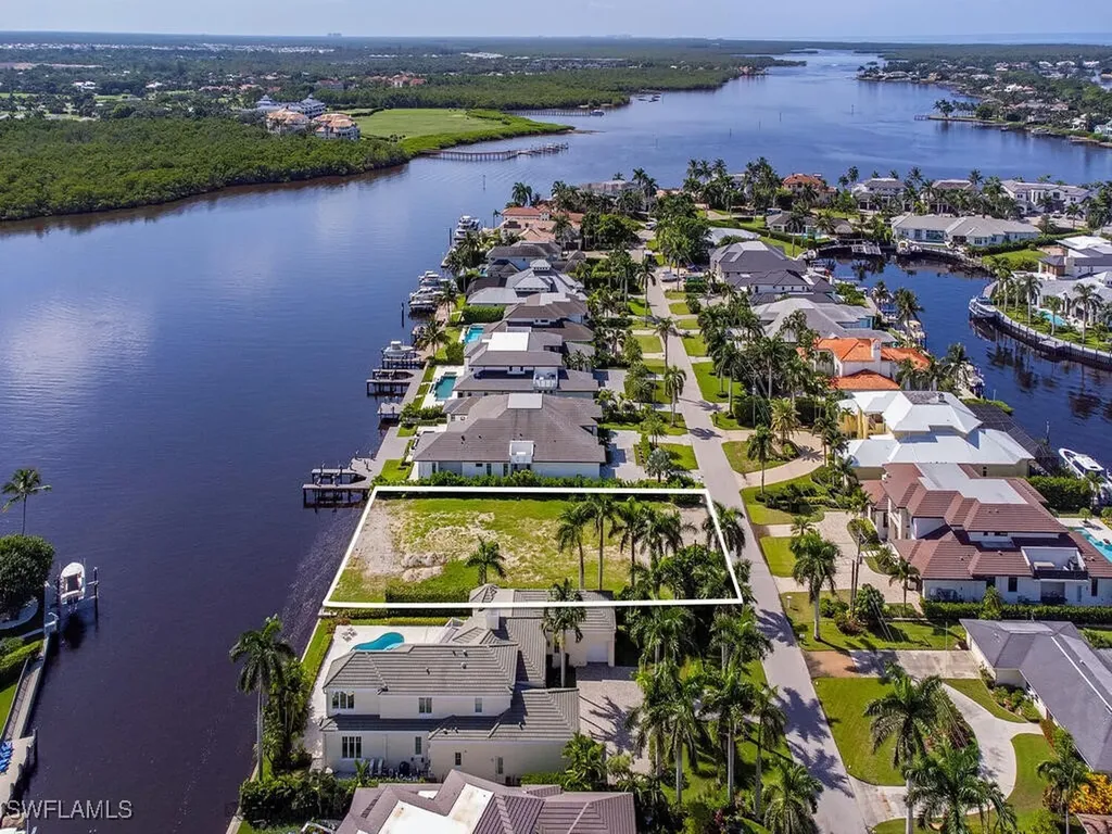 2375 Tarpon Road Naples FL 34102