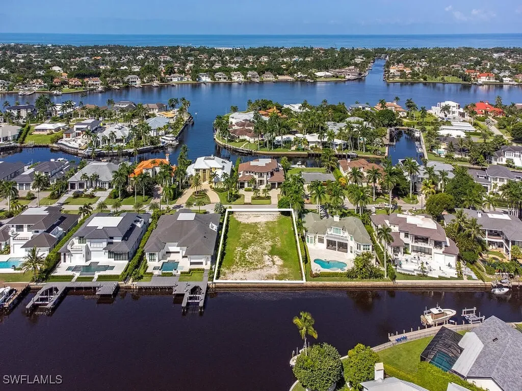 2375 Tarpon Road Naples FL 34102