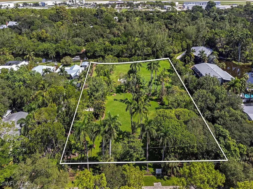 2505 Estey Avenue Naples FL 34104