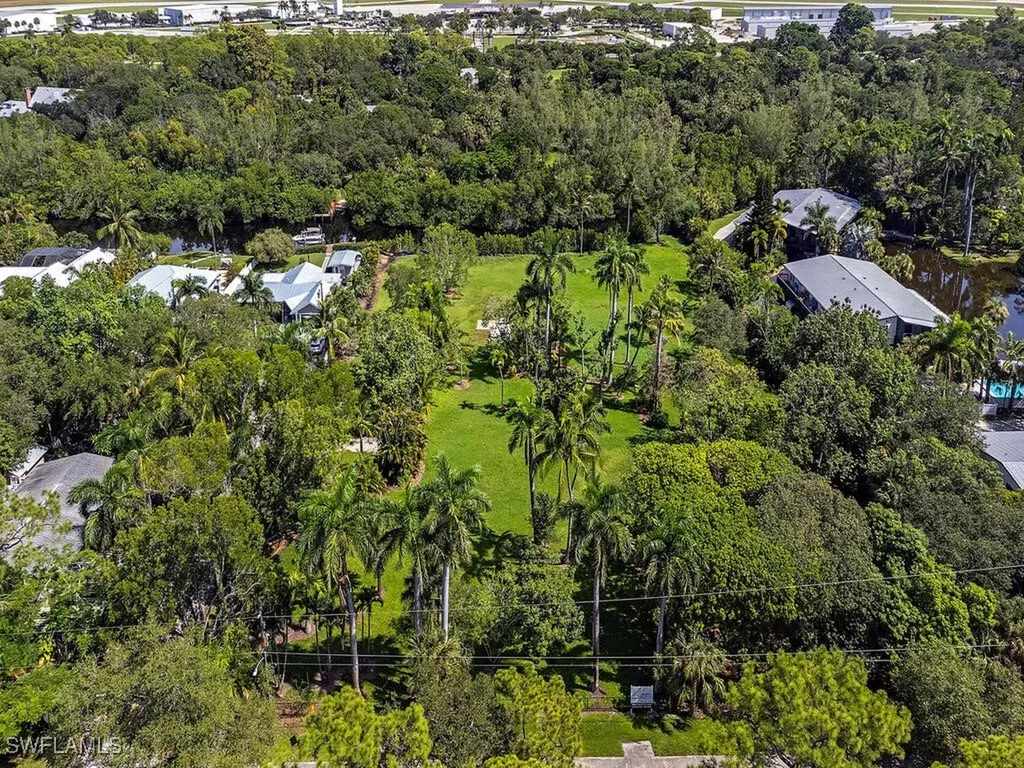 2505 Estey Avenue Naples FL 34104