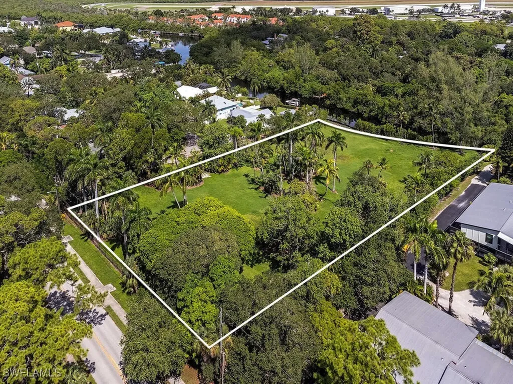 2505 Estey Avenue Naples FL 34104