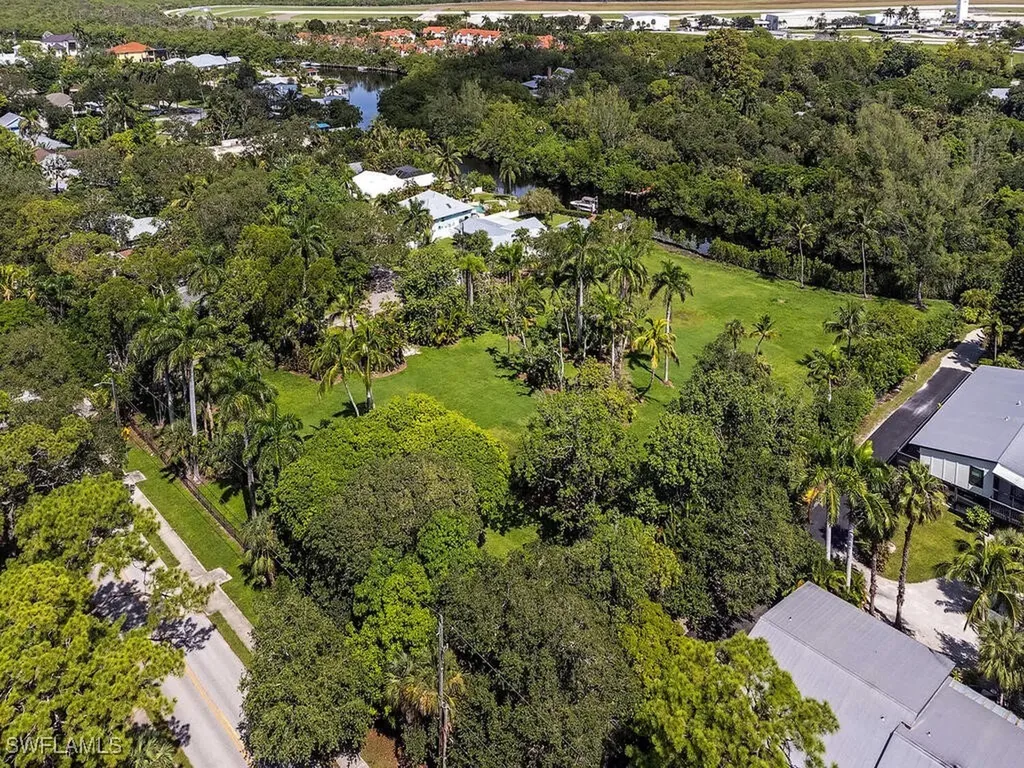 2505 Estey Avenue Naples FL 34104