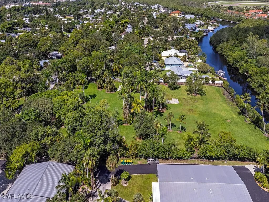 2505 Estey Avenue Naples FL 34104