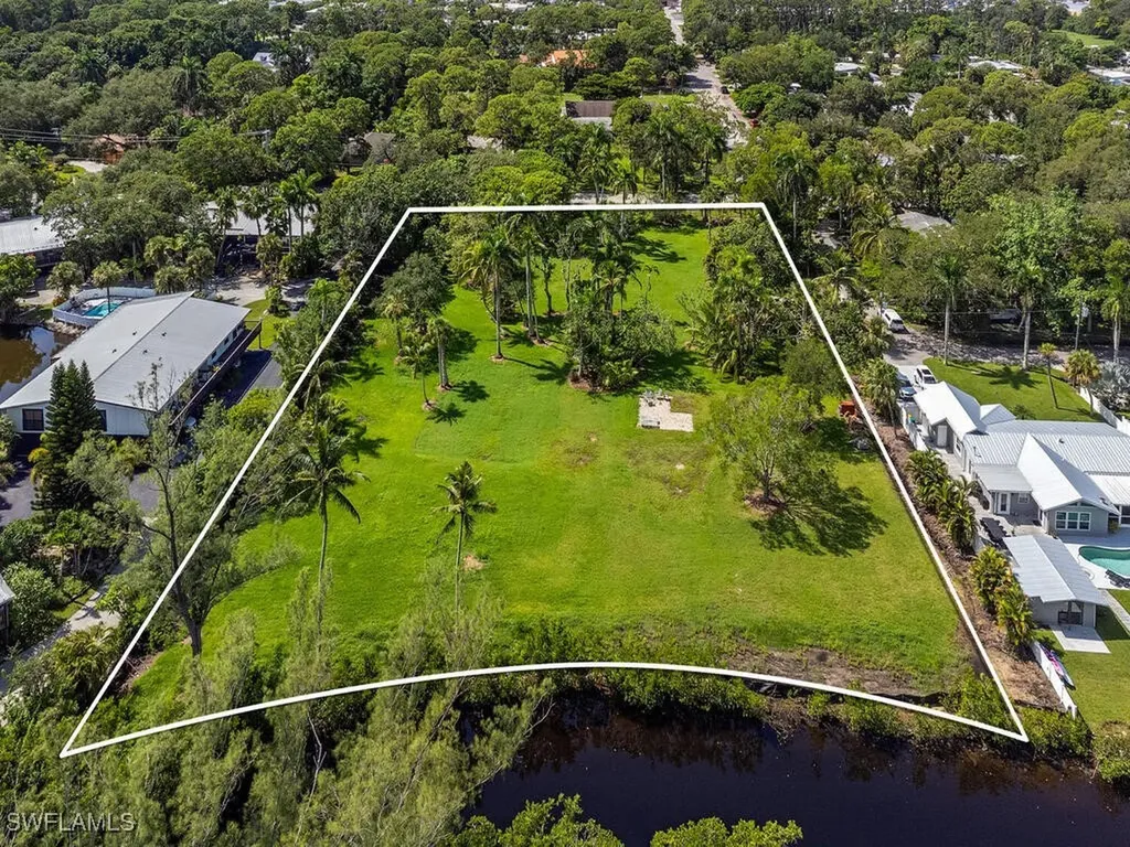 2505 Estey Avenue Naples FL 34104