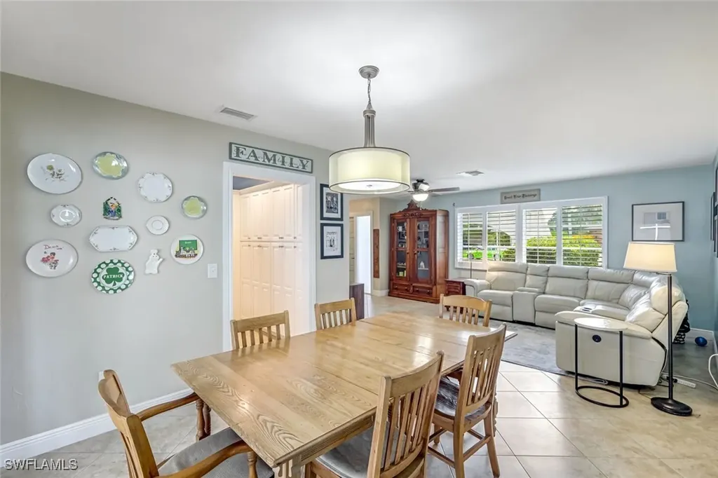 539 Cypress Way E Naples FL 34110