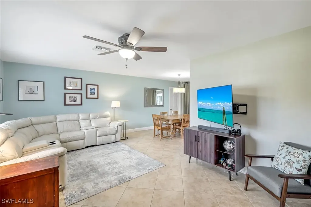 539 Cypress Way E Naples FL 34110