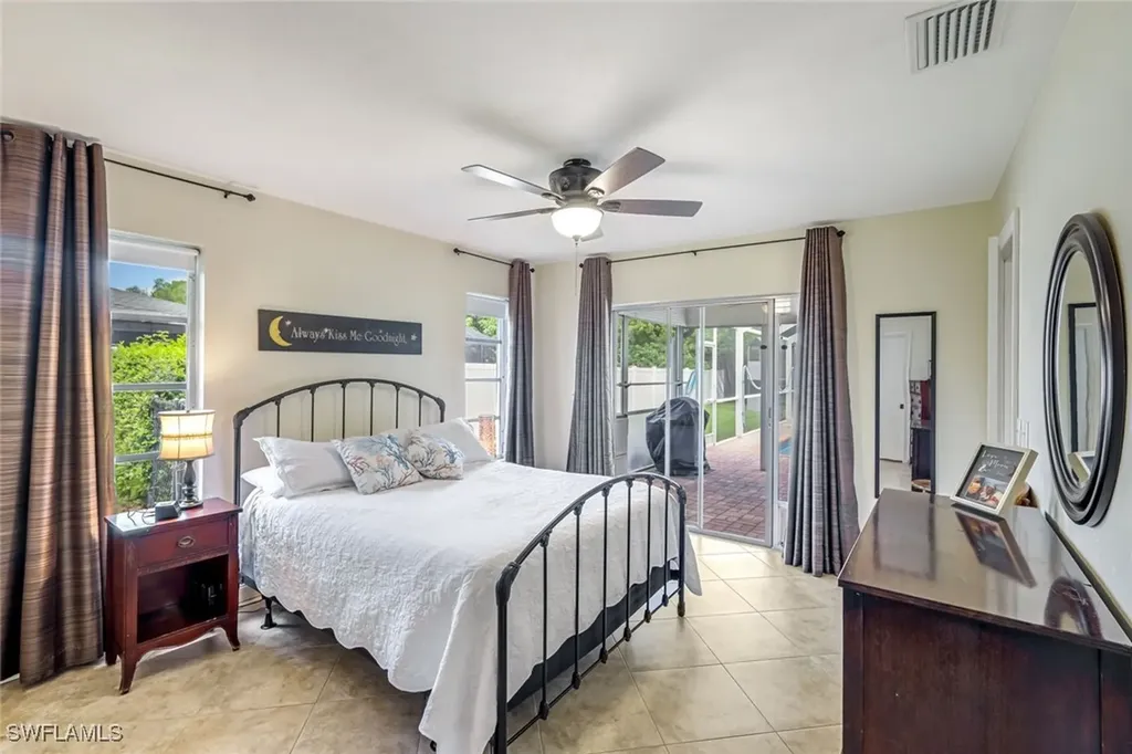 539 Cypress Way E Naples FL 34110