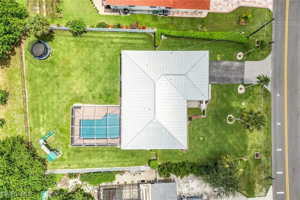 539 Cypress Way E Naples FL 34110