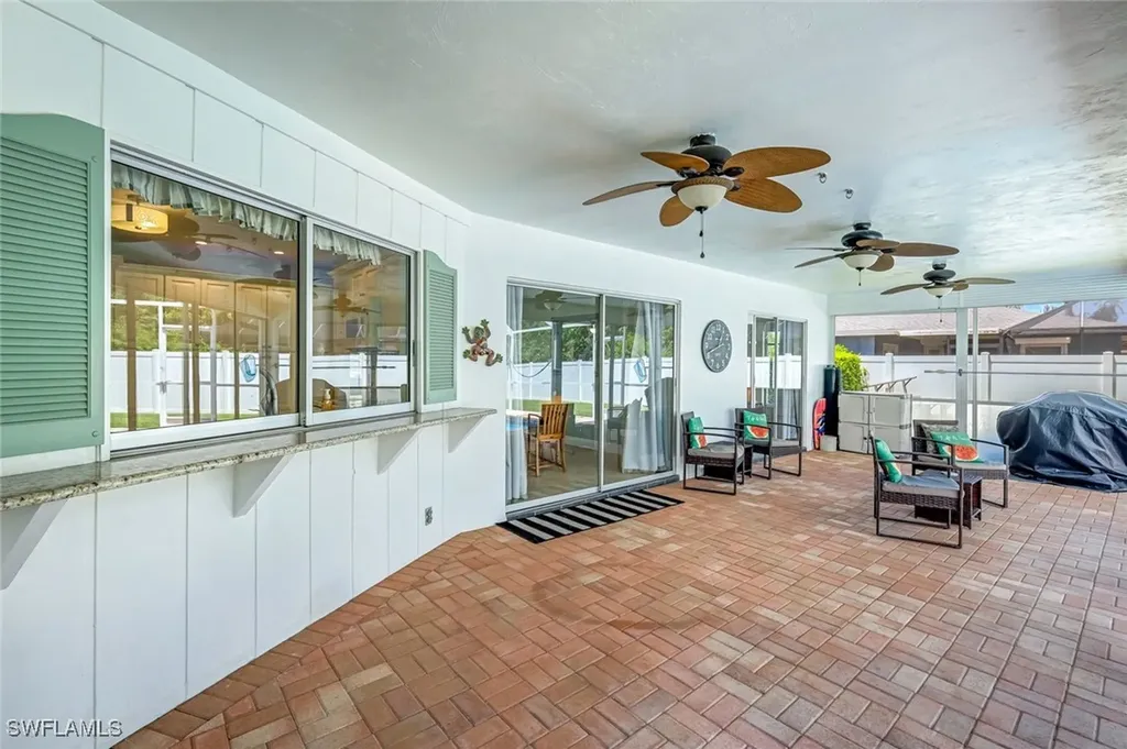 539 Cypress Way E Naples FL 34110