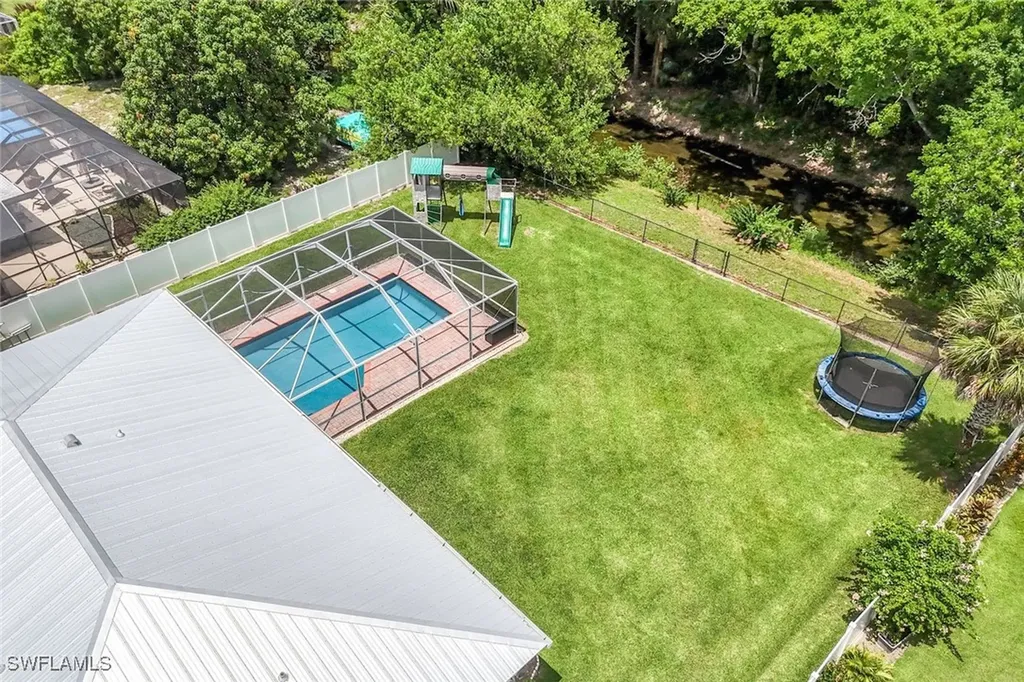 539 Cypress Way E Naples FL 34110