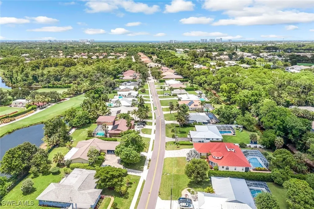 539 Cypress Way E Naples FL 34110