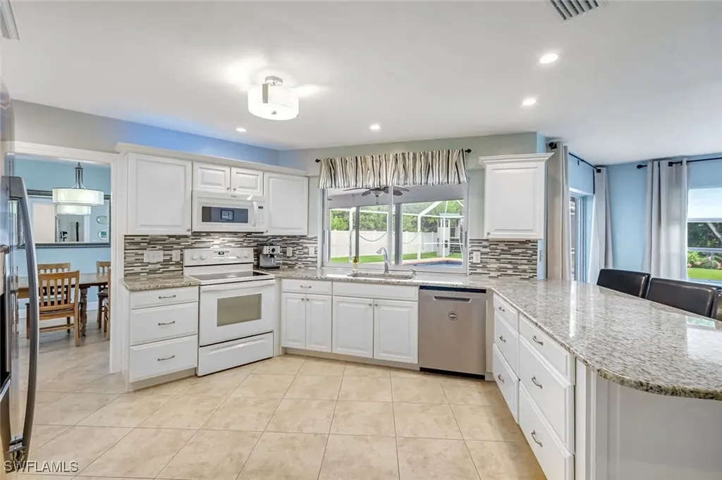 539 Cypress Way E Naples FL 34110