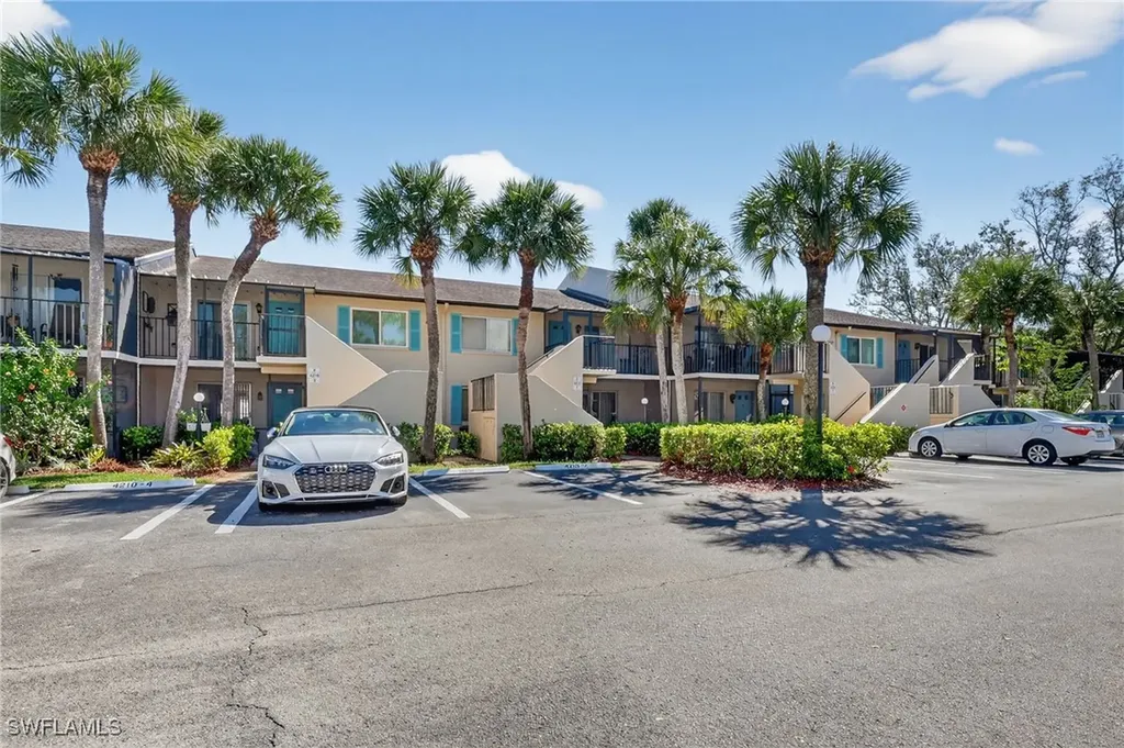 4210 Looking Glass Lane Naples FL 34112