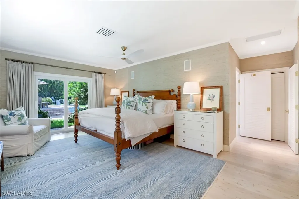 642 6th Avenue N Naples FL 34102