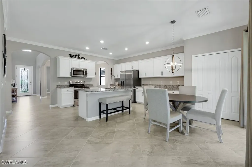 4264 Raffia Palm Circle Naples FL 34119