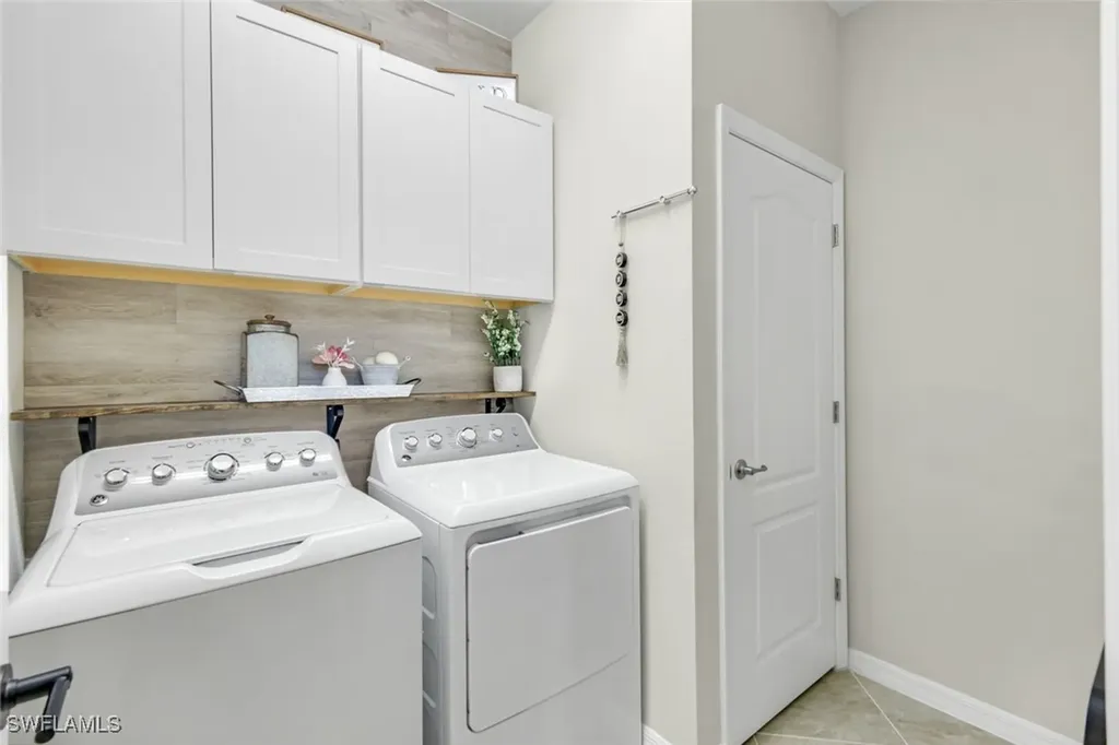 4264 Raffia Palm Circle Naples FL 34119