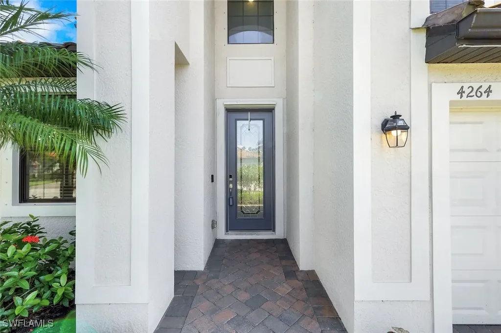 4264 Raffia Palm Circle Naples FL 34119