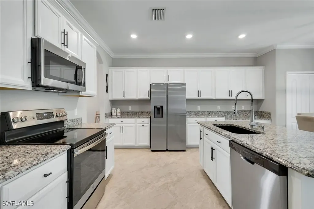 4264 Raffia Palm Circle Naples FL 34119