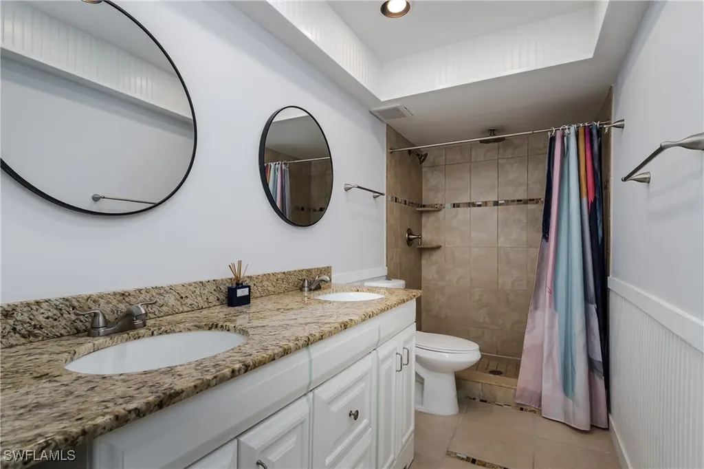180 Cypress Way E Naples FL 34110