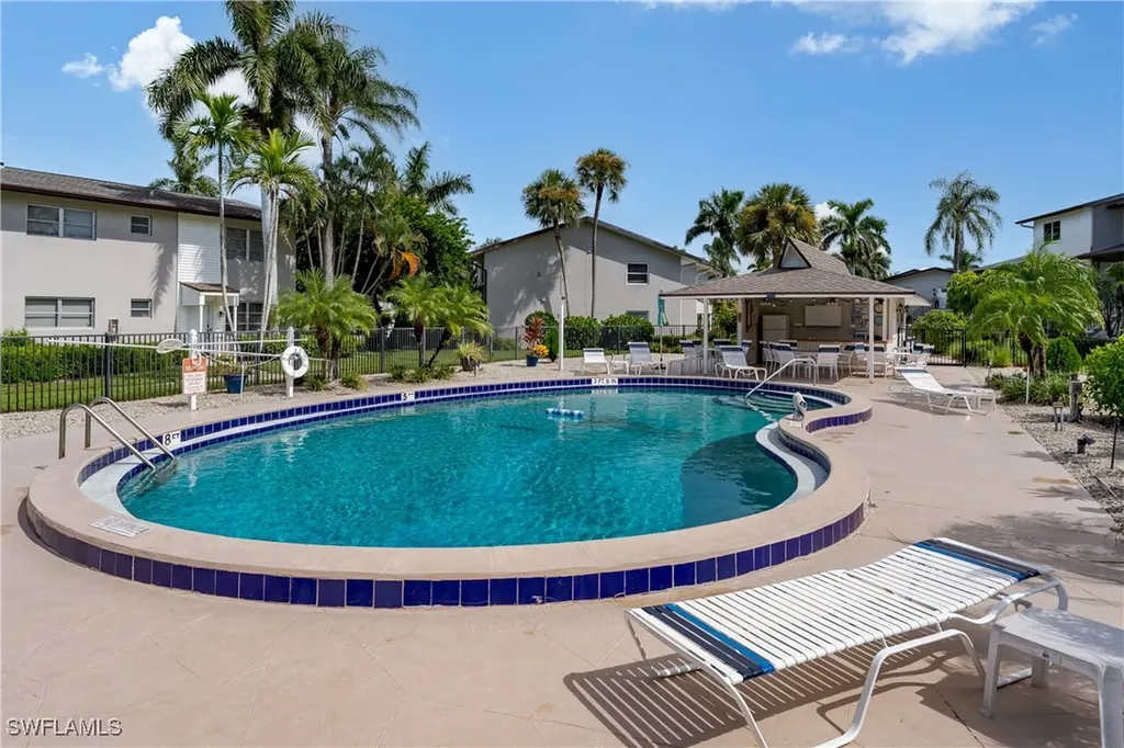180 Cypress Way E Naples FL 34110