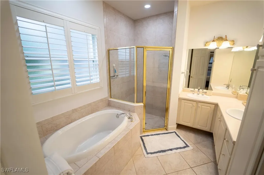 5886 Paradise Circle Naples FL 34110
