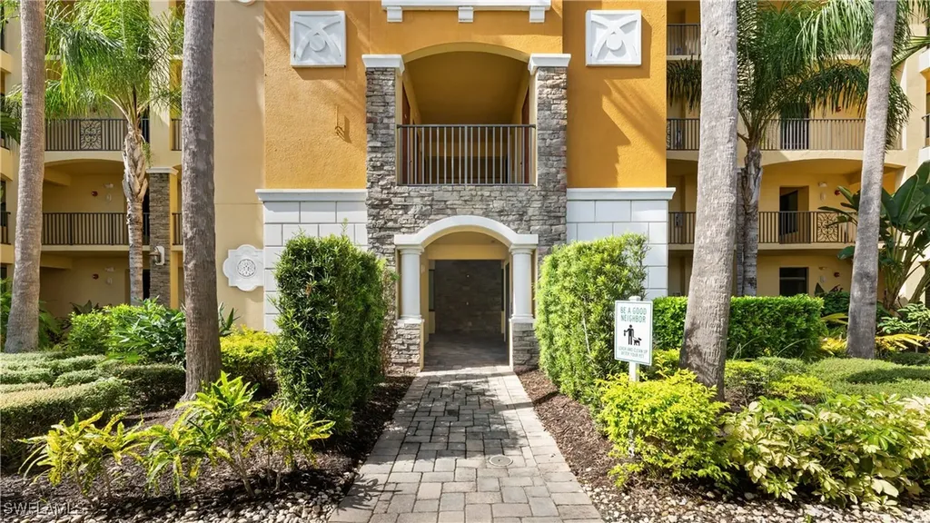 9727 Acqua Court Naples FL 34113