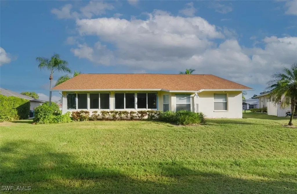 121 Estelle Drive Naples FL 34112