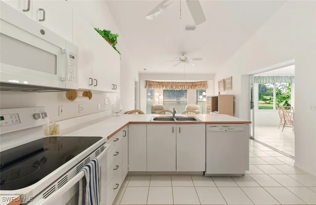 121 Estelle Drive Naples FL 34112