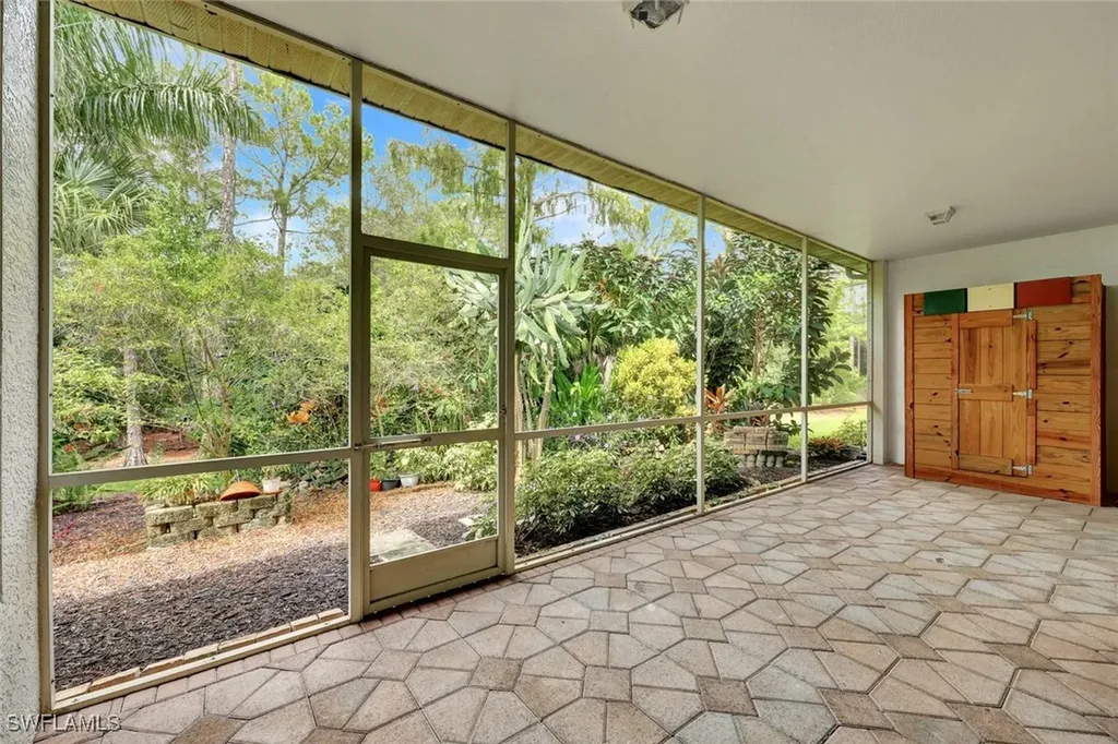 818 Grafton Court Naples FL 34104