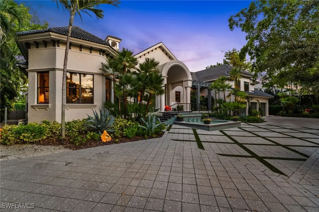 2755 Lantern Lane Naples FL 34102