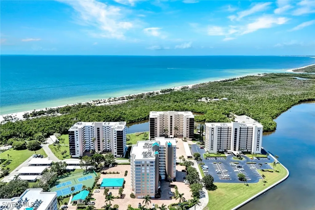 21 Bluebill Avenue Naples FL 34108