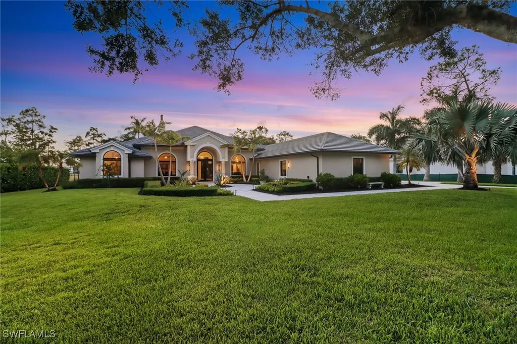 Naples FL, 12901 Valewood Drive