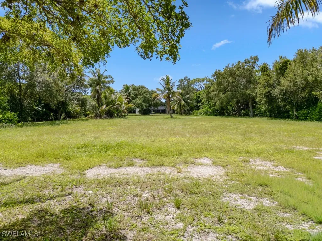 172 Hickory Road Naples FL 34108
