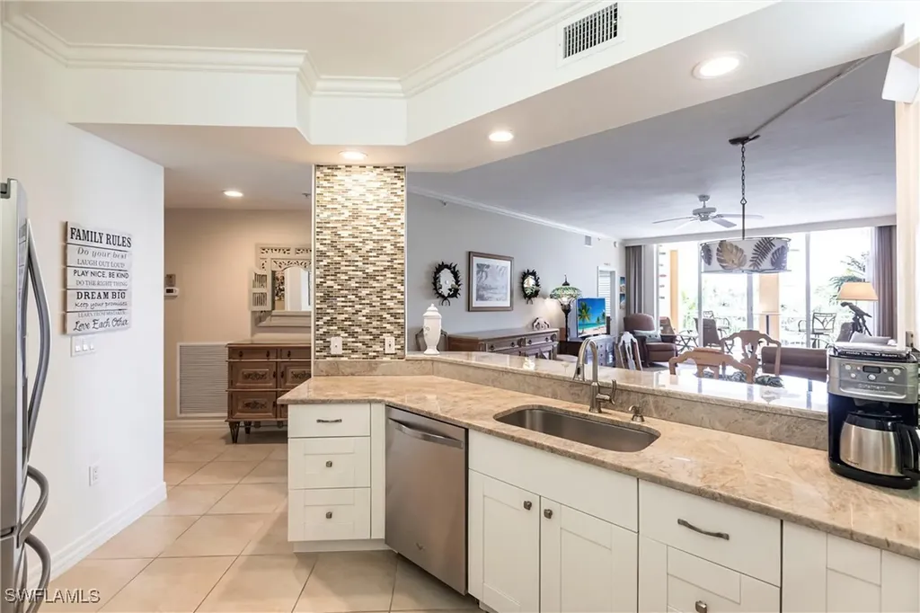 451 Bayfront Place Naples FL 34102