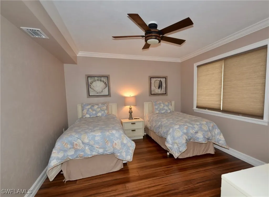 10851 Gulf Shore Drive Naples FL 34108